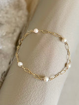 Scattered Pearl Bracelet