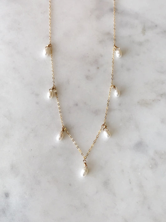 Scattered Drop Pearl Necklace